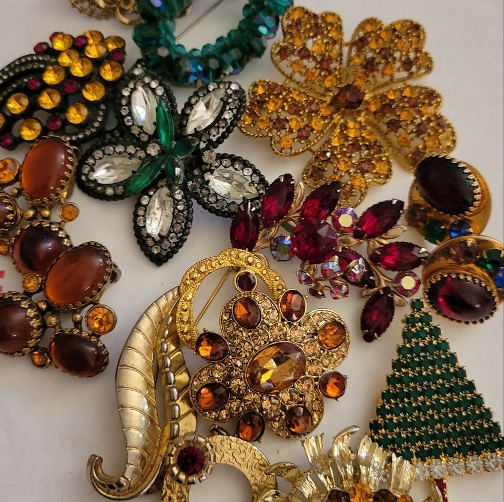 14 vintage brooch/ earring 3 signed brooch lot high end designer earring bundle